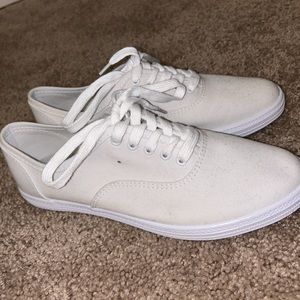 Women’s White Shoes
